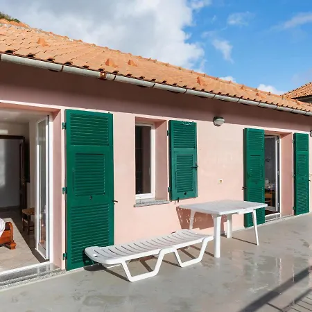 Spacious In Alto Nearby Airport Apartment *