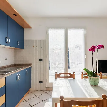 Spacious In Alto Nearby Airport Apartment Nasino